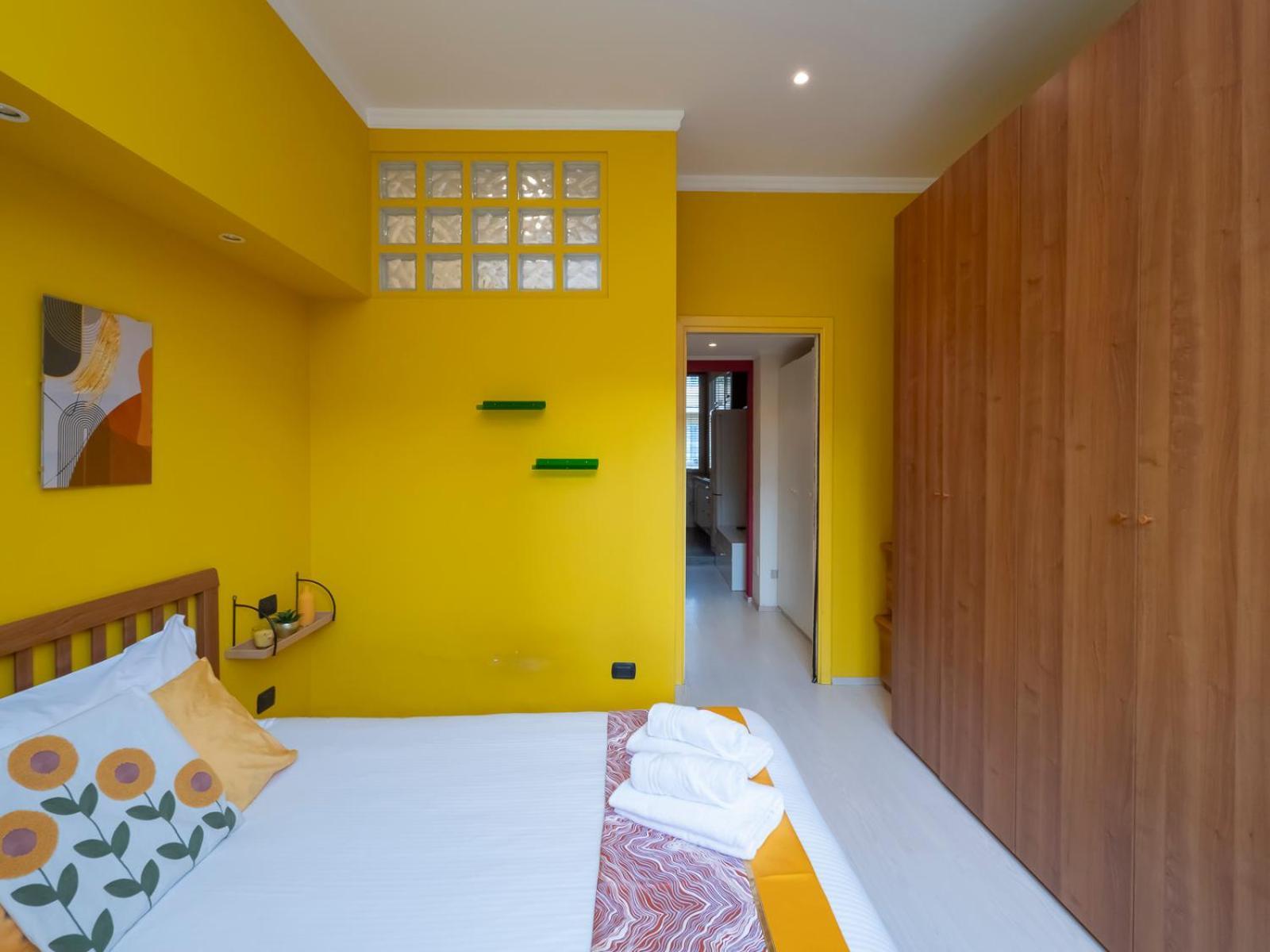 Xenia Apartments - Colorful Apartment In Fiera Area Milan Exterior photo
